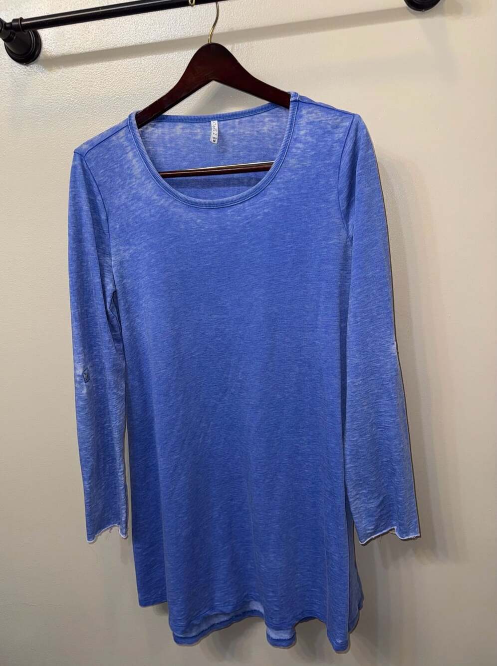 Z Supply Long Sleeve Tunic Size M Blue Mineral Wash Roll Tab